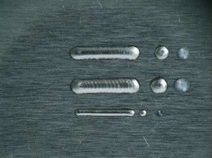 <a href='http://m.xanble.com/product/3.htm' class='text_a'>模具激光焊機(jī)</a>修復(fù)鏡面模具效果